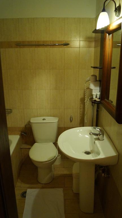 Xenonas Arxontiko Apartment Loutraki  Phòng bức ảnh