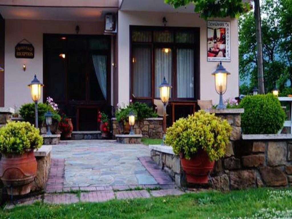 Xenonas Arxontiko Apartment Loutraki  Phòng bức ảnh