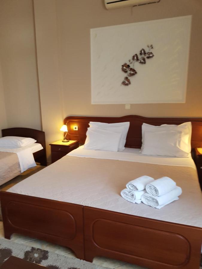 Xenonas Arxontiko Apartment Loutraki  Phòng bức ảnh